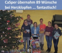 Azubis von CaSper überreichen Geschenke