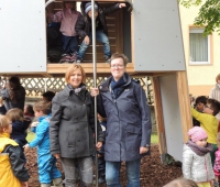 Neue Leitung Kita Kasimir und neuer Kletterturm im Garten